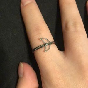 ‼️PRICE DROP‼️ Silver moon ring